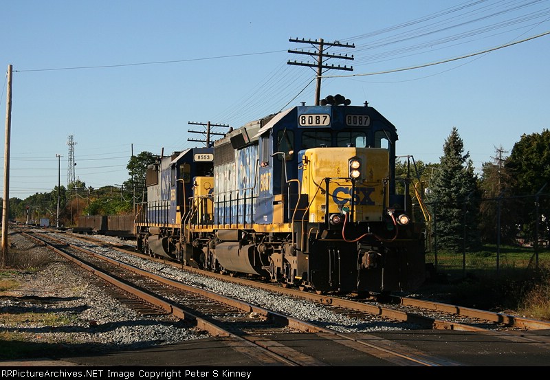 CSXT 8087 and 8553